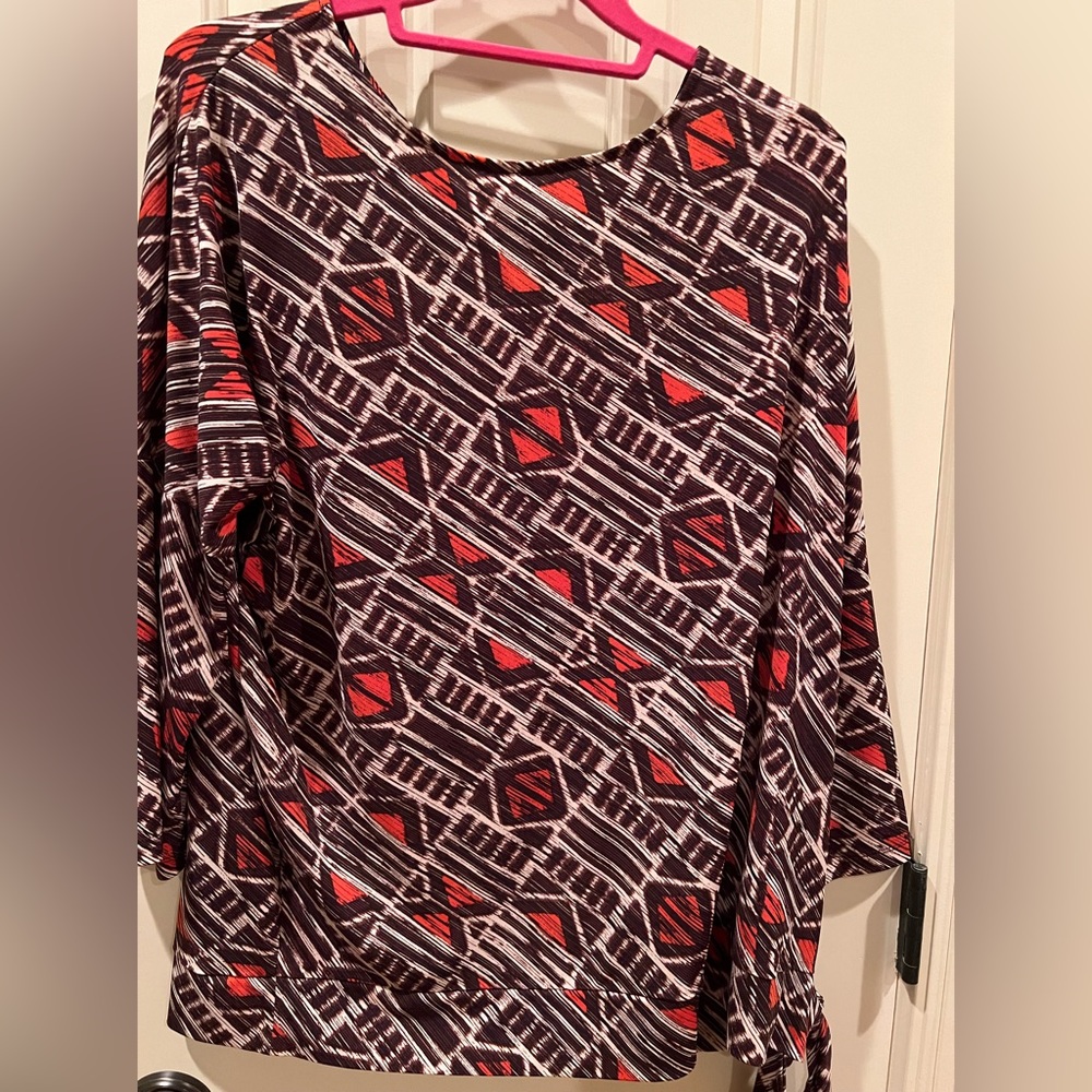 Chicos size 3 pull over top with side tie